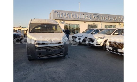 Buy Import Toyota Hiace White Car in Import - Dubai in Hhohho Buy Import Toyota Hiace White Car in Import - Dubai in Hhohho