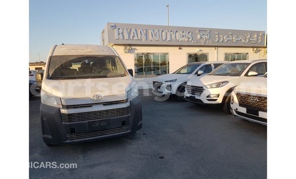 Buy Import Toyota Hiace White Car in Import - Dubai in Hhohho Buy Import Toyota Hiace White Car in Import - Dubai in Hhohho