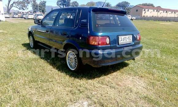 Acheter Occasion Voiture Toyota Yaris Bleu à Hlatikulu, Shiselweni District Acheter Occasion Voiture Toyota Yaris Bleu à Hlatikulu, Shiselweni District
