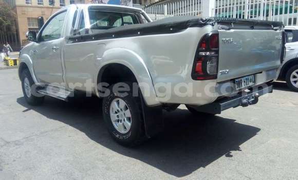 Buy Used Toyota Hilux Silver Car in Mbabane in Manzini Buy Used Toyota Hilux Silver Car in Mbabane in Manzini
