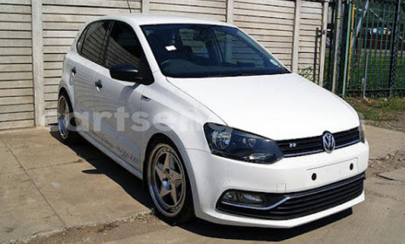 Nunua Ilio tumika Volkswagen Polo White Gari ndani ya Big Bend nchini Lubombo Nunua Ilio tumika Volkswagen Polo White Gari ndani ya Big Bend nchini Lubombo