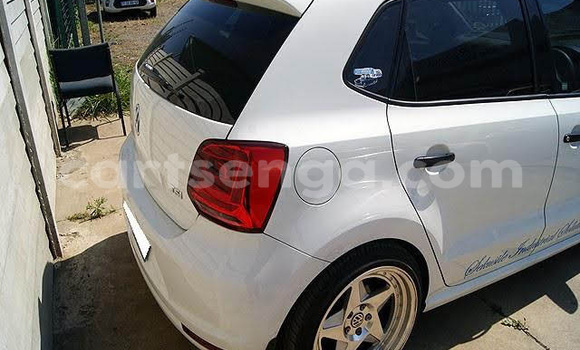 Nunua Ilio tumika Volkswagen Polo White Gari ndani ya Big Bend nchini Lubombo Nunua Ilio tumika Volkswagen Polo White Gari ndani ya Big Bend nchini Lubombo