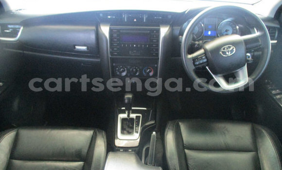 Nunua Ilio tumika Toyota Fortuner Beige Gari ndani ya Ezulwini nchini Hhohho Nunua Ilio tumika Toyota Fortuner Beige Gari ndani ya Ezulwini nchini Hhohho