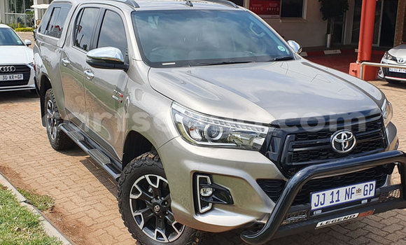 Nunua Ilio tumika Toyota Hilux Beige Gari ndani ya Ezulwini nchini Hhohho Nunua Ilio tumika Toyota Hilux Beige Gari ndani ya Ezulwini nchini Hhohho