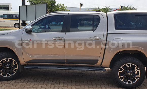 Nunua Ilio tumika Toyota Hilux Beige Gari ndani ya Ezulwini nchini Hhohho Nunua Ilio tumika Toyota Hilux Beige Gari ndani ya Ezulwini nchini Hhohho
