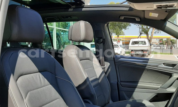 Nunua Ilio tumika Volkswagen Tiguan Beige Gari ndani ya Ezulwini nchini Hhohho Nunua Ilio tumika Volkswagen Tiguan Beige Gari ndani ya Ezulwini nchini Hhohho