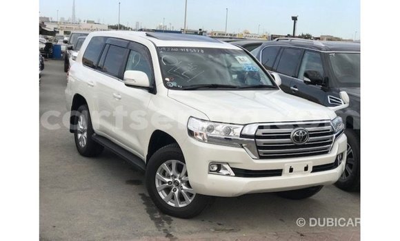 Nunua Imported Toyota Land Cruiser White Gari ndani ya Import - Dubai nchini Hhohho Nunua Imported Toyota Land Cruiser White Gari ndani ya Import - Dubai nchini Hhohho