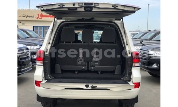 Nunua Imported Toyota Land Cruiser White Gari ndani ya Import - Dubai nchini Hhohho Nunua Imported Toyota Land Cruiser White Gari ndani ya Import - Dubai nchini Hhohho