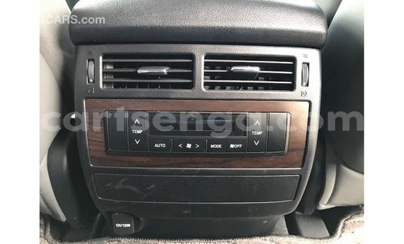 Nunua Imported Toyota Land Cruiser White Gari ndani ya Import - Dubai nchini Hhohho Nunua Imported Toyota Land Cruiser White Gari ndani ya Import - Dubai nchini Hhohho