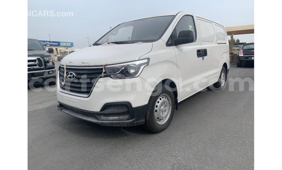 Nunua Imported Hyundai Cargo White Gari ndani ya Import - Dubai nchini Hhohho Nunua Imported Hyundai Cargo White Gari ndani ya Import - Dubai nchini Hhohho