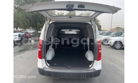 Nunua Imported Hyundai Cargo White Gari ndani ya Import - Dubai nchini Hhohho Nunua Imported Hyundai Cargo White Gari ndani ya Import - Dubai nchini Hhohho