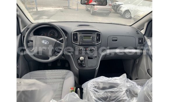 Nunua Imported Hyundai Cargo White Gari ndani ya Import - Dubai nchini Hhohho Nunua Imported Hyundai Cargo White Gari ndani ya Import - Dubai nchini Hhohho