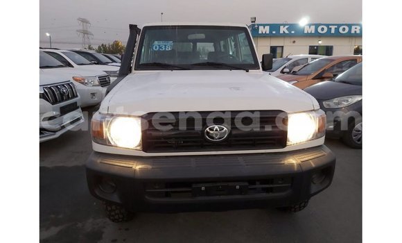 Buy Import Toyota Land Cruiser White Car in Import - Dubai in Hhohho Buy Import Toyota Land Cruiser White Car in Import - Dubai in Hhohho