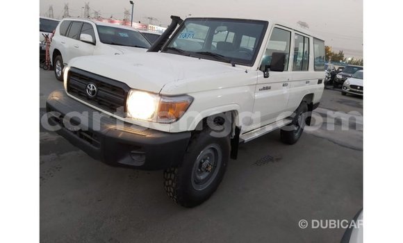 Buy Import Toyota Land Cruiser White Car in Import - Dubai in Hhohho Buy Import Toyota Land Cruiser White Car in Import - Dubai in Hhohho