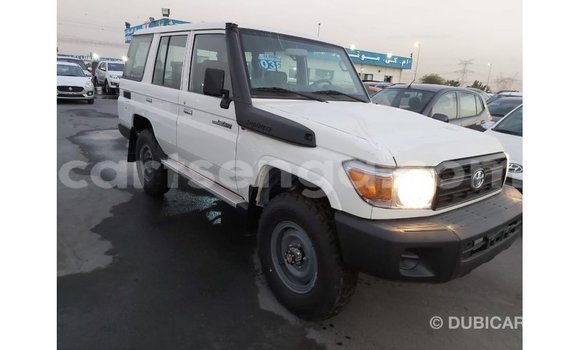 Buy Import Toyota Land Cruiser White Car in Import - Dubai in Hhohho Buy Import Toyota Land Cruiser White Car in Import - Dubai in Hhohho