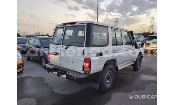 Buy Import Toyota Land Cruiser White Car in Import - Dubai in Hhohho Buy Import Toyota Land Cruiser White Car in Import - Dubai in Hhohho