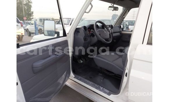 Buy Import Toyota Land Cruiser White Car in Import - Dubai in Hhohho Buy Import Toyota Land Cruiser White Car in Import - Dubai in Hhohho