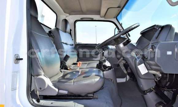 Nunua Ilio tumika Nissan UD White Lori ndani ya Ezulwini nchini Hhohho Nunua Ilio tumika Nissan UD White Lori ndani ya Ezulwini nchini Hhohho