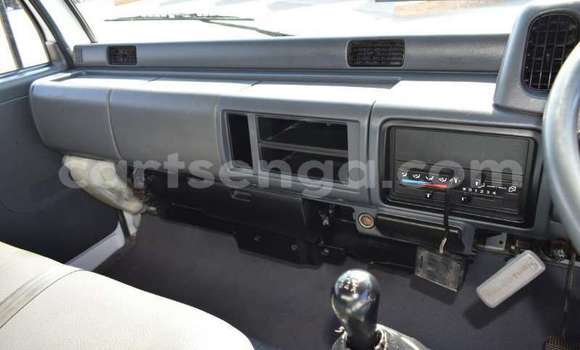 Nunua Ilio tumika Nissan UD White Lori ndani ya Ezulwini nchini Hhohho Nunua Ilio tumika Nissan UD White Lori ndani ya Ezulwini nchini Hhohho