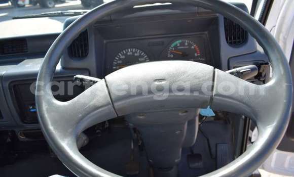 Nunua Ilio tumika Nissan UD White Lori ndani ya Ezulwini nchini Hhohho Nunua Ilio tumika Nissan UD White Lori ndani ya Ezulwini nchini Hhohho