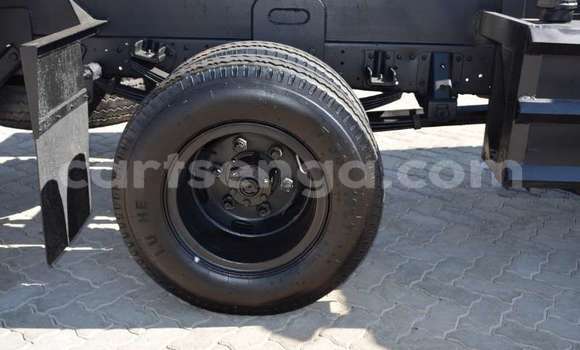 Nunua Ilio tumika Nissan UD White Lori ndani ya Ezulwini nchini Hhohho Nunua Ilio tumika Nissan UD White Lori ndani ya Ezulwini nchini Hhohho