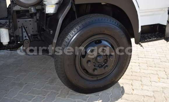 Nunua Ilio tumika Nissan UD White Lori ndani ya Ezulwini nchini Hhohho Nunua Ilio tumika Nissan UD White Lori ndani ya Ezulwini nchini Hhohho