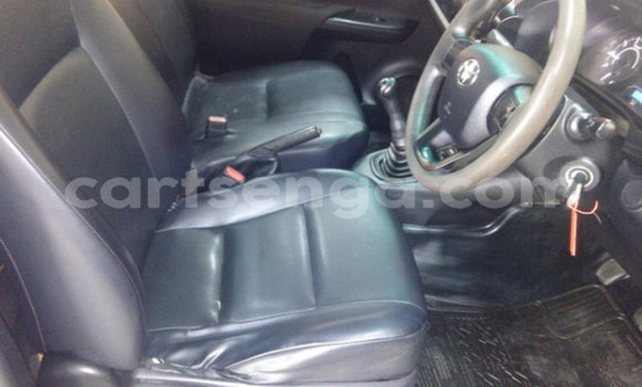 Nunua Ilio tumika Toyota Hilux Beige Gari ndani ya Ezulwini nchini Hhohho Nunua Ilio tumika Toyota Hilux Beige Gari ndani ya Ezulwini nchini Hhohho