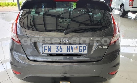 Nunua Ilio tumika Ford Fiesta Silver Gari ndani ya Ezulwini nchini Hhohho Nunua Ilio tumika Ford Fiesta Silver Gari ndani ya Ezulwini nchini Hhohho