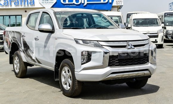 Buy Import Mitsubishi L200 White Car in Import - Dubai in Hhohho Buy Import Mitsubishi L200 White Car in Import - Dubai in Hhohho