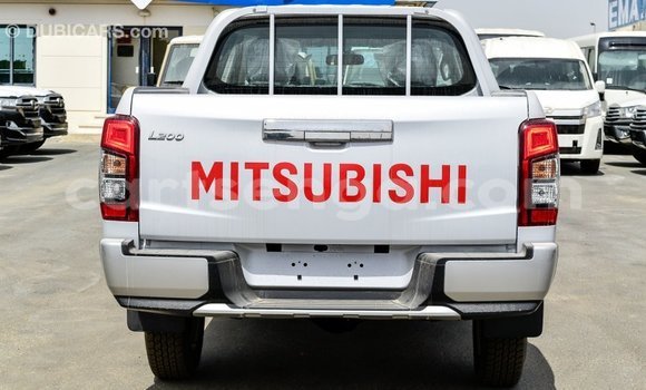 Buy Import Mitsubishi L200 White Car in Import - Dubai in Hhohho Buy Import Mitsubishi L200 White Car in Import - Dubai in Hhohho