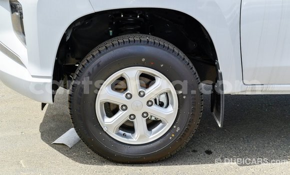 Buy Import Mitsubishi L200 White Car in Import - Dubai in Hhohho Buy Import Mitsubishi L200 White Car in Import - Dubai in Hhohho