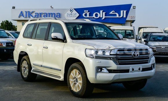 Acheter Import Voiture Toyota Land Cruiser Blanc à Import - Dubai, Hhohho Acheter Import Voiture Toyota Land Cruiser Blanc à Import - Dubai, Hhohho