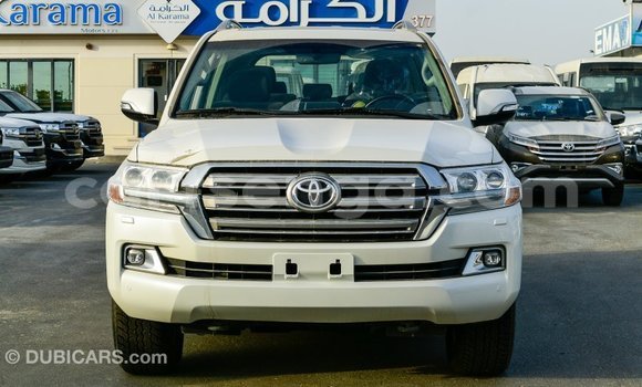Acheter Import Voiture Toyota Land Cruiser Blanc à Import - Dubai, Hhohho Acheter Import Voiture Toyota Land Cruiser Blanc à Import - Dubai, Hhohho