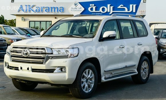 Acheter Import Voiture Toyota Land Cruiser Blanc à Import - Dubai, Hhohho Acheter Import Voiture Toyota Land Cruiser Blanc à Import - Dubai, Hhohho