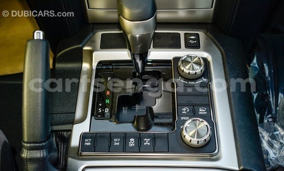 Acheter Import Voiture Toyota Land Cruiser Blanc à Import - Dubai, Hhohho Acheter Import Voiture Toyota Land Cruiser Blanc à Import - Dubai, Hhohho