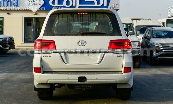 Acheter Import Voiture Toyota Land Cruiser Blanc à Import - Dubai, Hhohho Acheter Import Voiture Toyota Land Cruiser Blanc à Import - Dubai, Hhohho