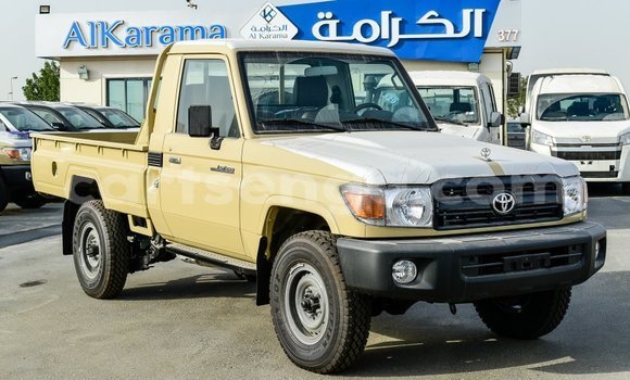 Acheter Import Voiture Toyota Land Cruiser Beige à Import - Dubai, Hhohho Acheter Import Voiture Toyota Land Cruiser Beige à Import - Dubai, Hhohho