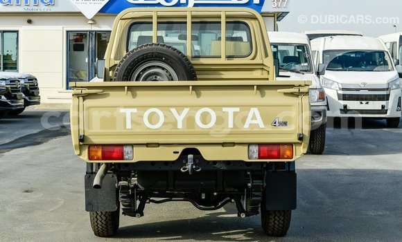 Acheter Import Voiture Toyota Land Cruiser Beige à Import - Dubai, Hhohho Acheter Import Voiture Toyota Land Cruiser Beige à Import - Dubai, Hhohho