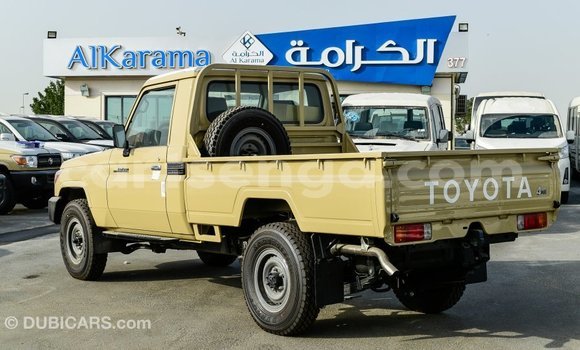 Acheter Import Voiture Toyota Land Cruiser Beige à Import - Dubai, Hhohho Acheter Import Voiture Toyota Land Cruiser Beige à Import - Dubai, Hhohho