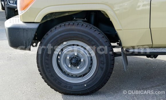 Acheter Import Voiture Toyota Land Cruiser Beige à Import - Dubai, Hhohho Acheter Import Voiture Toyota Land Cruiser Beige à Import - Dubai, Hhohho