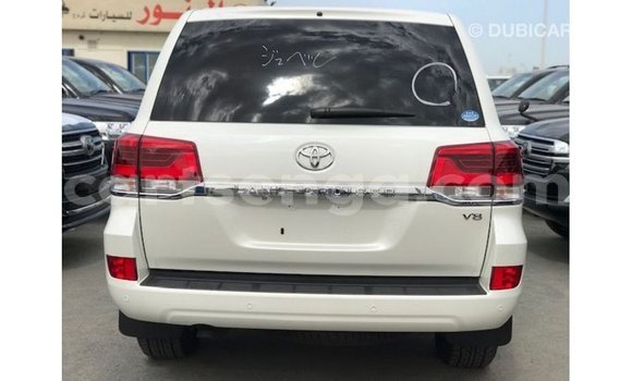 Nunua Imported Toyota Land Cruiser White Gari ndani ya Import - Dubai nchini Hhohho Nunua Imported Toyota Land Cruiser White Gari ndani ya Import - Dubai nchini Hhohho