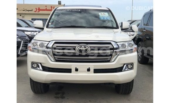 Nunua Imported Toyota Land Cruiser White Gari ndani ya Import - Dubai nchini Hhohho Nunua Imported Toyota Land Cruiser White Gari ndani ya Import - Dubai nchini Hhohho