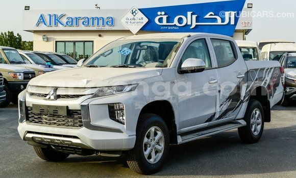 Buy Import Mitsubishi L200 White Car in Import - Dubai in Hhohho Buy Import Mitsubishi L200 White Car in Import - Dubai in Hhohho