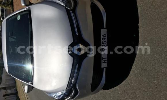 Buy Used Renault Clio Silver Car in Hlatikulu in Shiselweni District Buy Used Renault Clio Silver Car in Hlatikulu in Shiselweni District