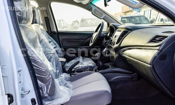 Buy Import Mitsubishi L200 White Car in Import - Dubai in Hhohho Buy Import Mitsubishi L200 White Car in Import - Dubai in Hhohho