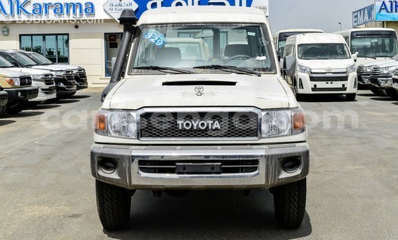 Buy Import Toyota Land Cruiser White Car in Import - Dubai in Hhohho Buy Import Toyota Land Cruiser White Car in Import - Dubai in Hhohho