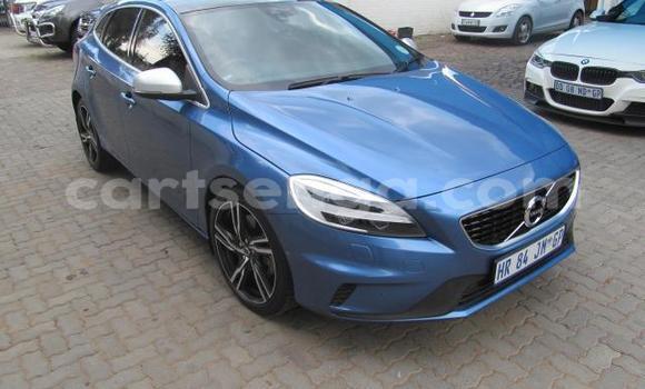 Buy Used Volvo V40 Silver Car in Hlatikulu in Shiselweni District