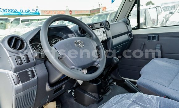 Buy Import Toyota Land Cruiser White Car in Import - Dubai in Hhohho Buy Import Toyota Land Cruiser White Car in Import - Dubai in Hhohho