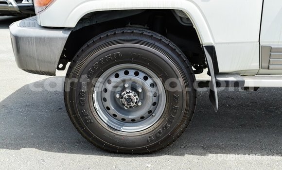 Buy Import Toyota Land Cruiser White Car in Import - Dubai in Hhohho Buy Import Toyota Land Cruiser White Car in Import - Dubai in Hhohho