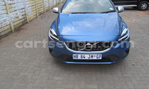 Buy Used Volvo V40 Silver Car in Hlatikulu in Shiselweni District Buy Used Volvo V40 Silver Car in Hlatikulu in Shiselweni District